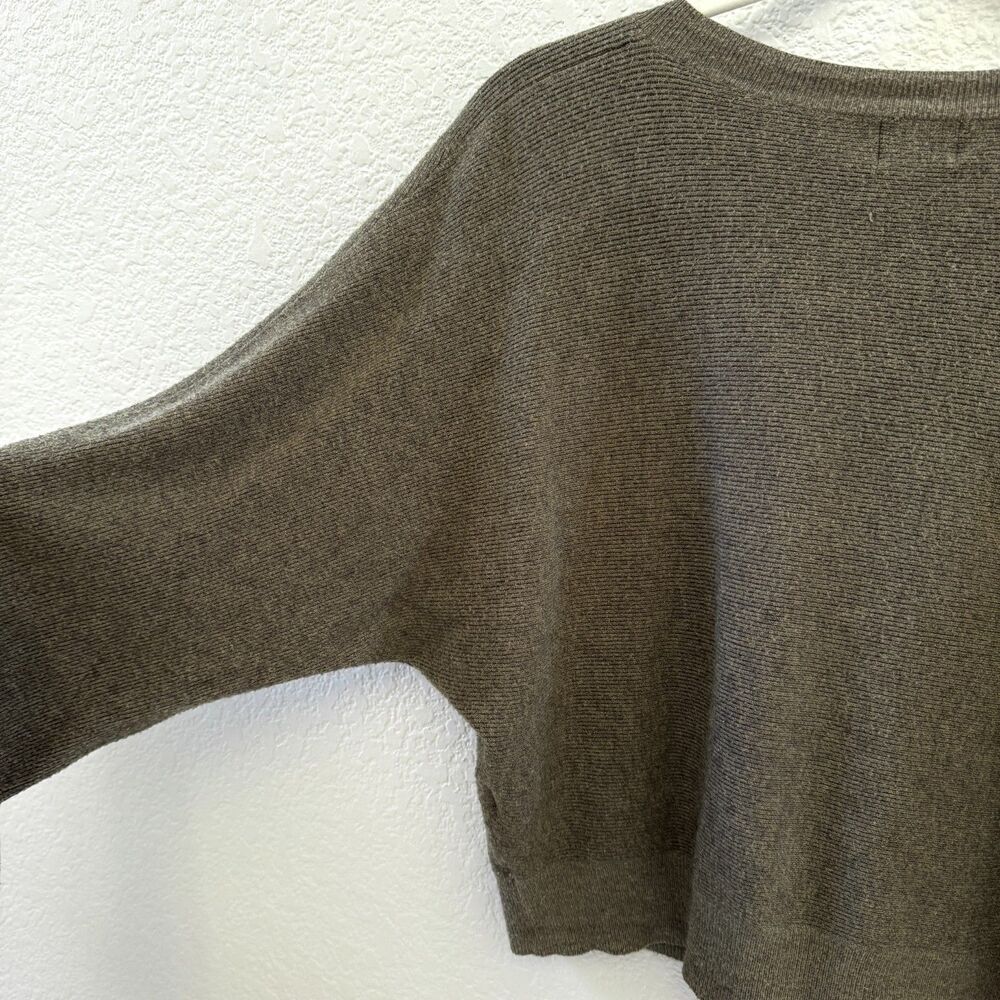 Cropped Ribbed Cardigan - Picture 4 of 5
